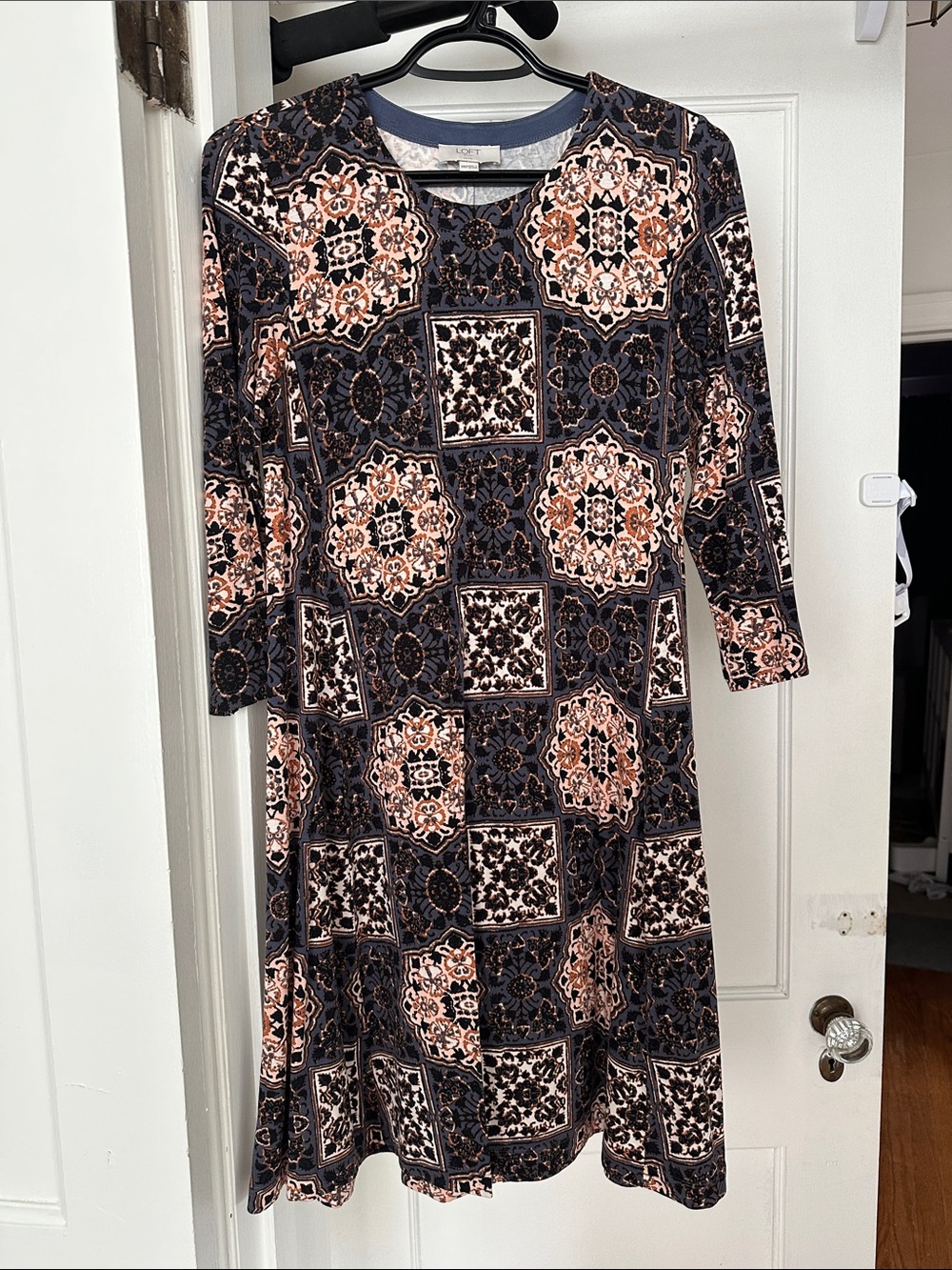 LOFT Navy and Blush Medallion Shift Dress